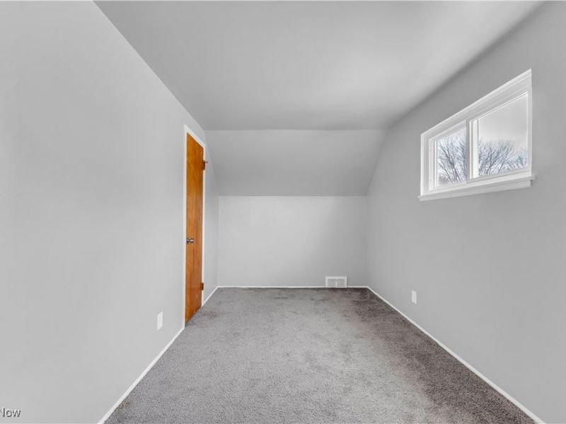 17401 Wayne Drive, Cleveland, OH 44128 Photo 16