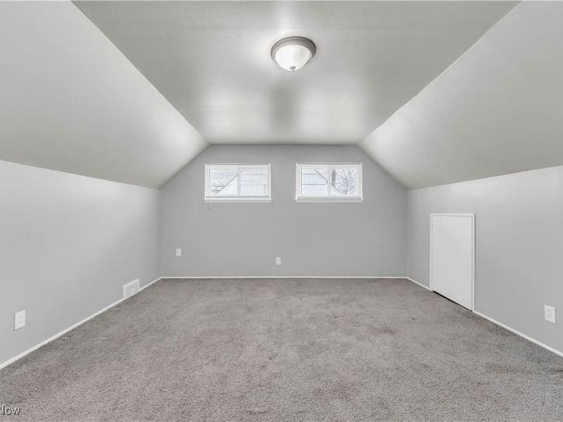 17401 Wayne Drive, Cleveland, OH 44128 Photo 18