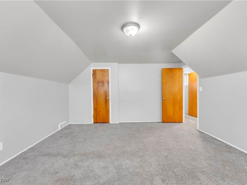 17401 Wayne Drive, Cleveland, OH 44128 Photo 19