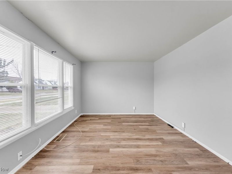 17401 Wayne Drive, Cleveland, OH 44128 Photo 3