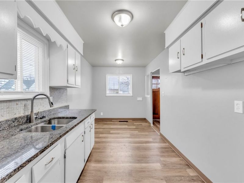 17401 Wayne Drive, Cleveland, OH 44128 Photo 7