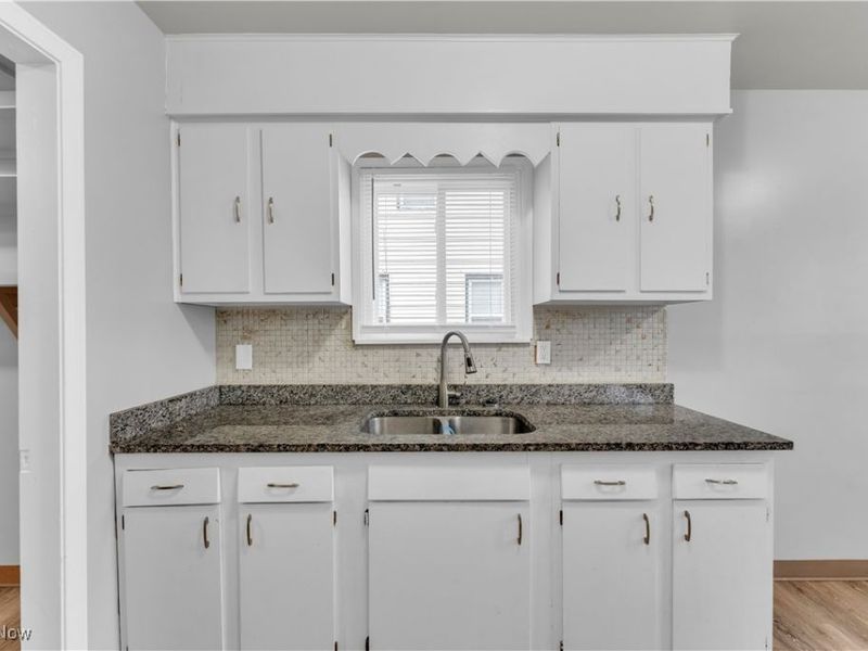 17401 Wayne Drive, Cleveland, OH 44128 Photo 8