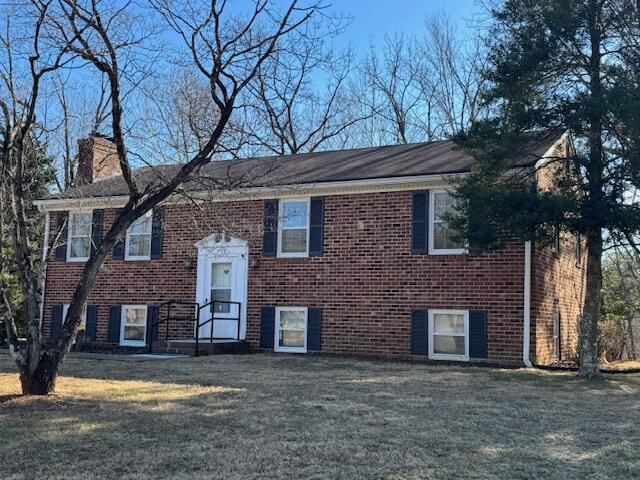 404 Robin Dr, Lynchburg, VA 24502 Main Photo