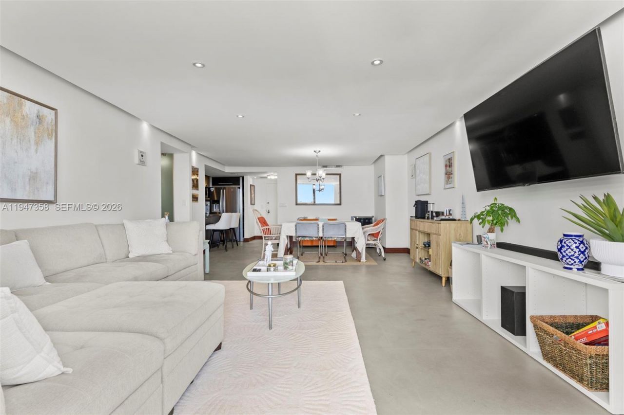 2500 Parkview Dr, Unit 2319, Hallandale Beach, FL 33009 Photo