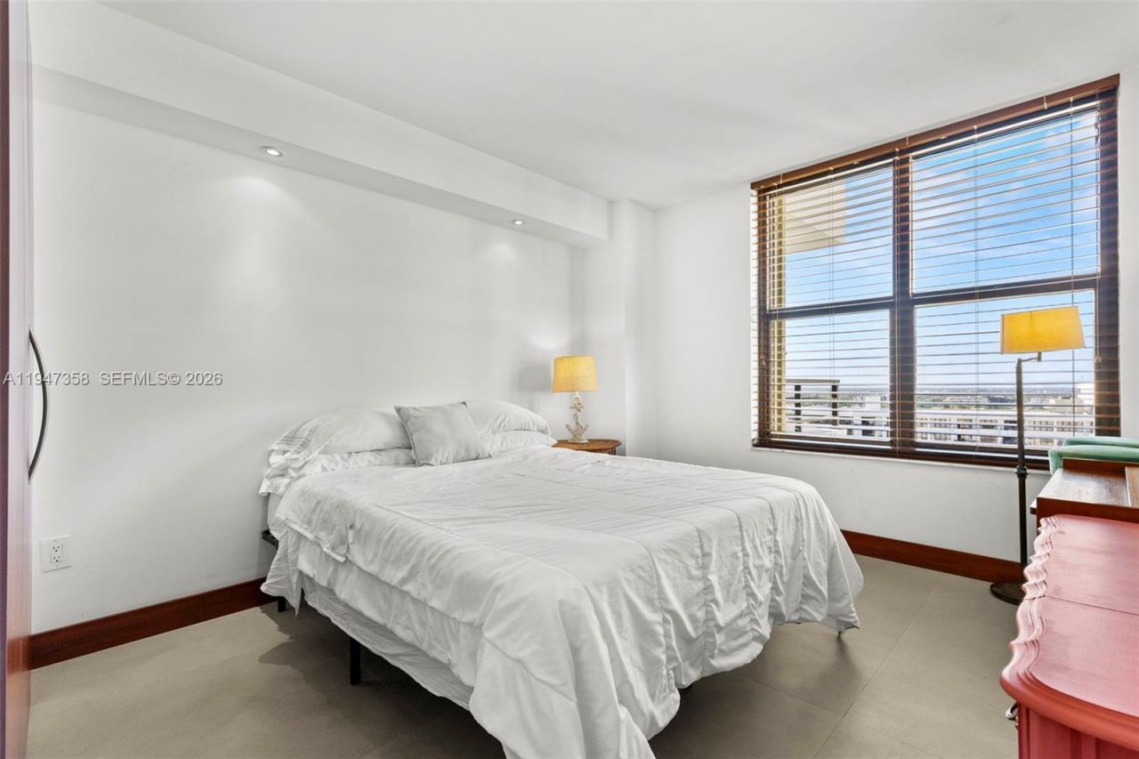 2500 Parkview Dr, Unit 2319, Hallandale Beach, FL 33009 Photo