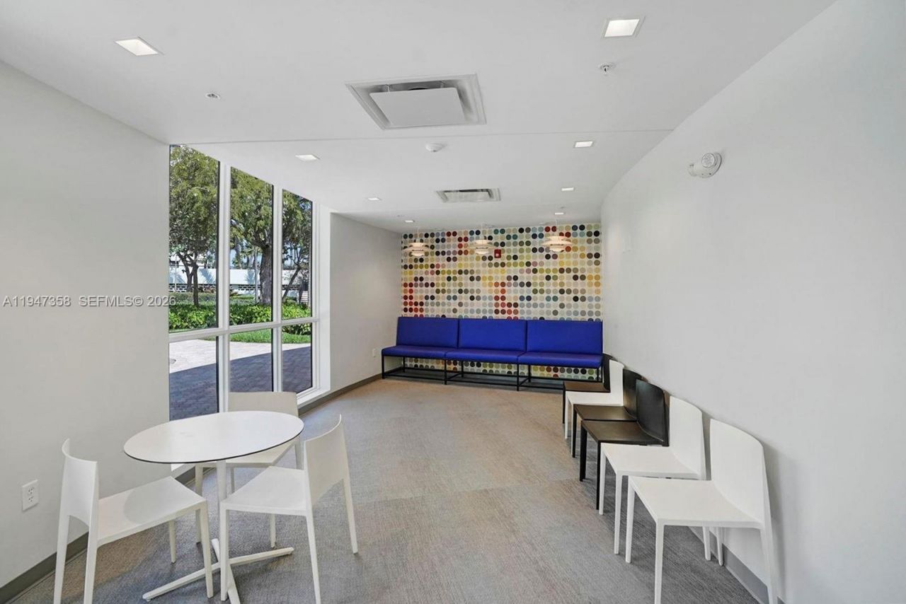 2500 Parkview Dr, Unit 2319, Hallandale Beach, FL 33009 Photo