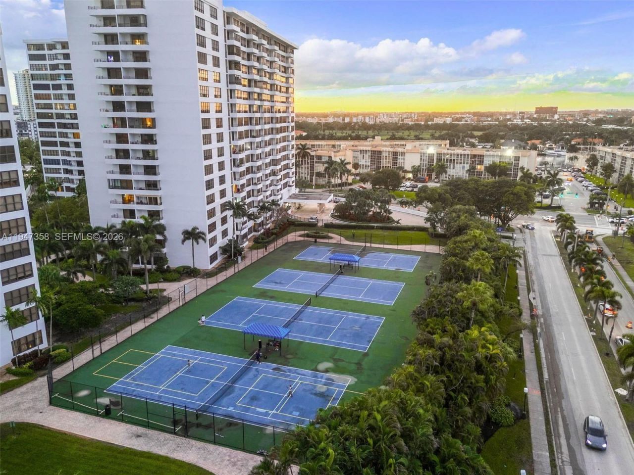 2500 Parkview Dr, Unit 2319, Hallandale Beach, FL 33009 Photo