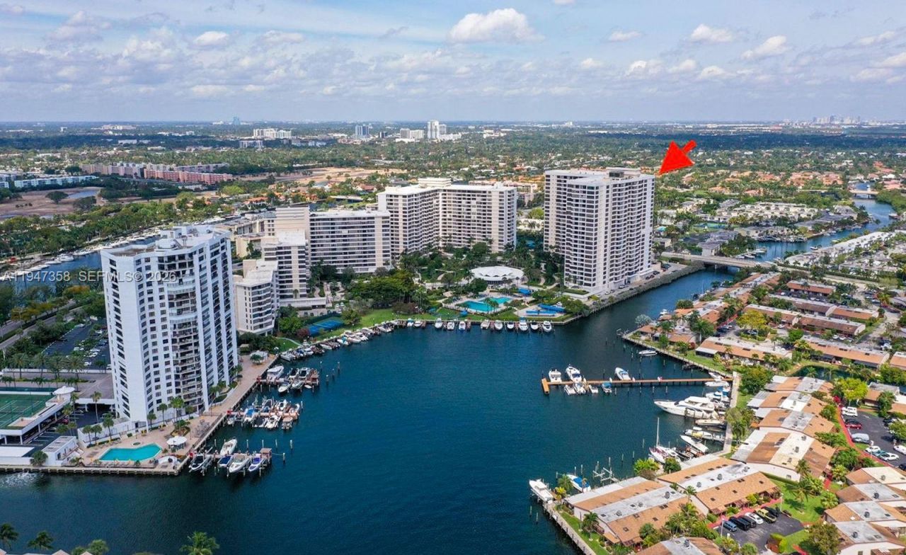 2500 Parkview Dr, Unit 2319, Hallandale Beach, FL 33009 Photo