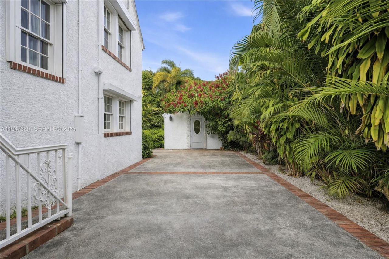 2533 SW 5th St, Miami, FL 33135 Photo