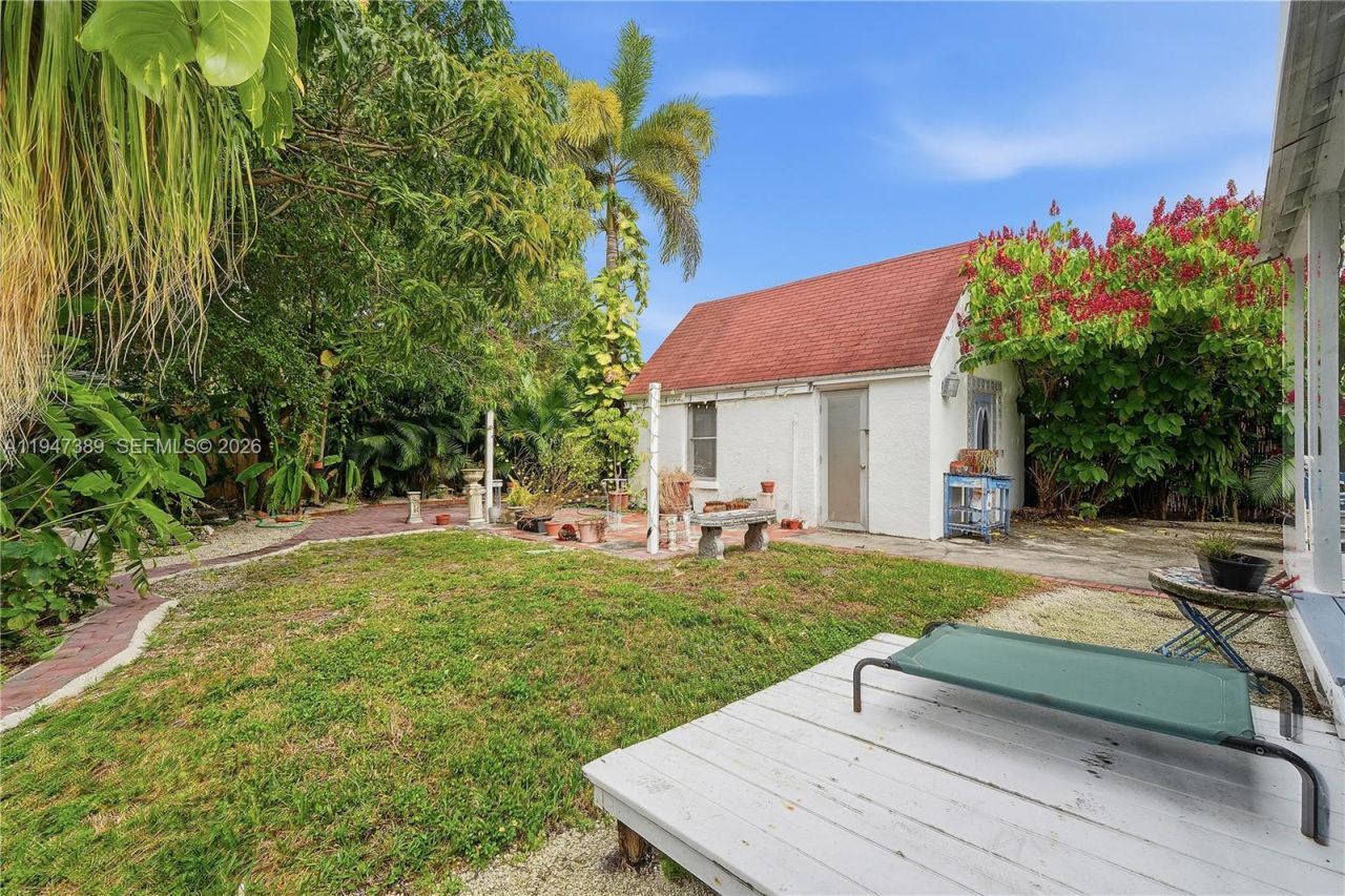 2533 SW 5th St, Miami, FL 33135 Photo