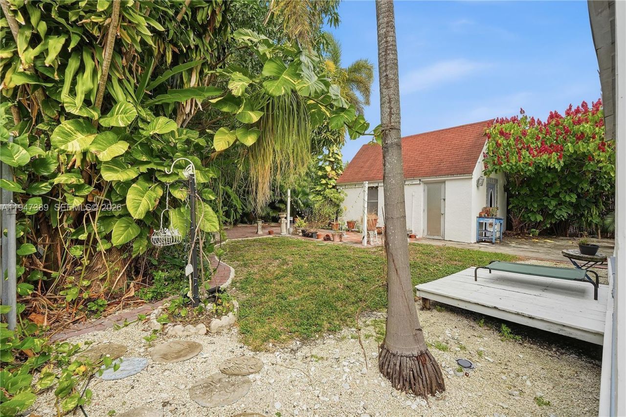 2533 SW 5th St, Miami, FL 33135 Photo