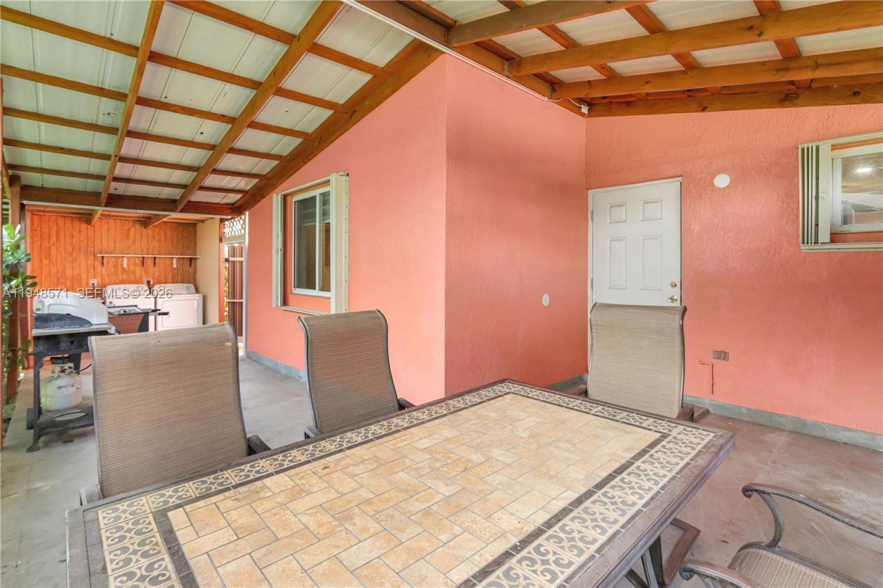 20455 SW 154th Ave , Miami, FL 33187 Photo