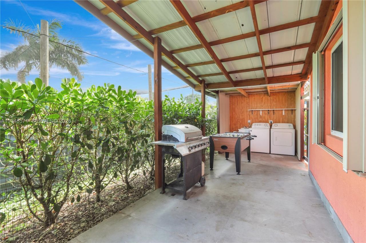 20455 SW 154th Ave , Miami, FL 33187 Photo