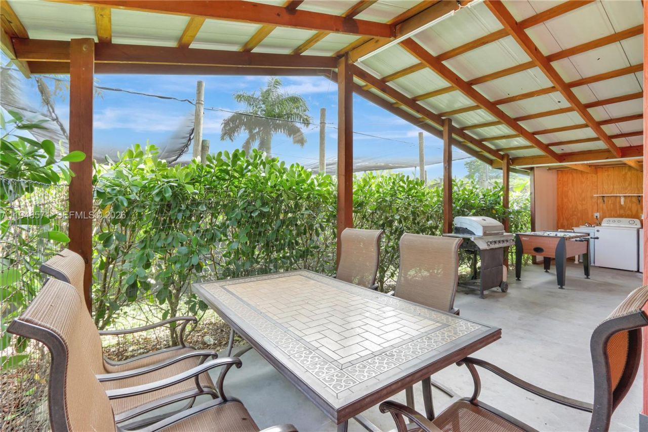 20455 SW 154th Ave , Miami, FL 33187 Photo