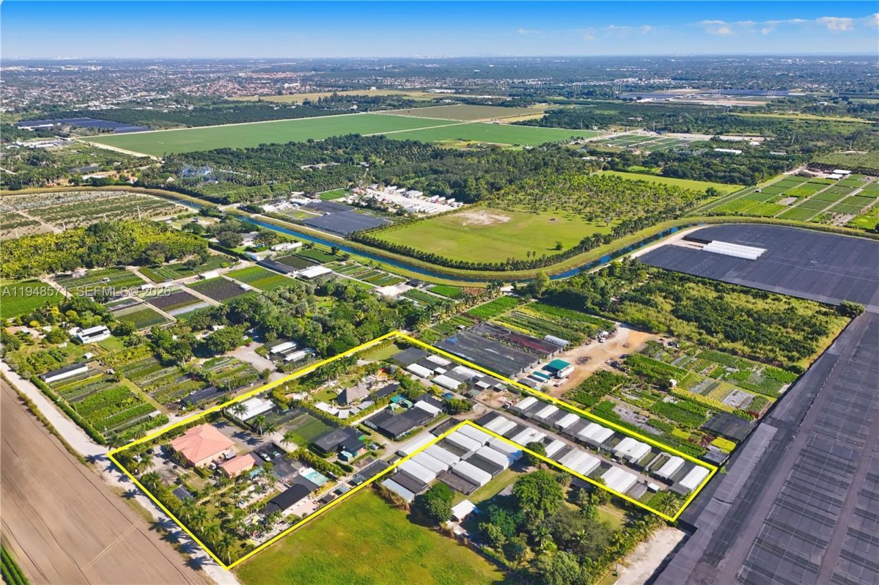 20455 SW 154th Ave , Miami, FL 33187 Photo