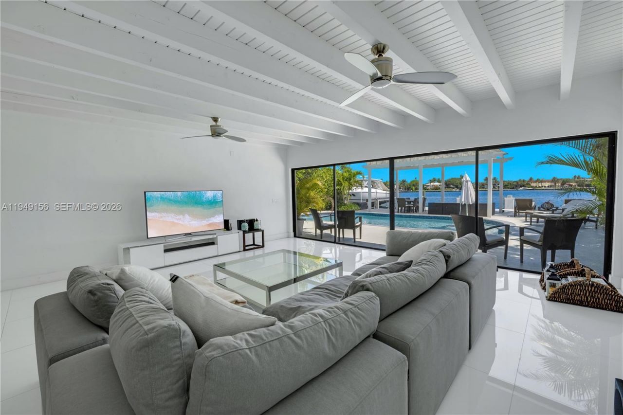 1405 Stillwater Dr, Miami Beach, FL 33141 Photo