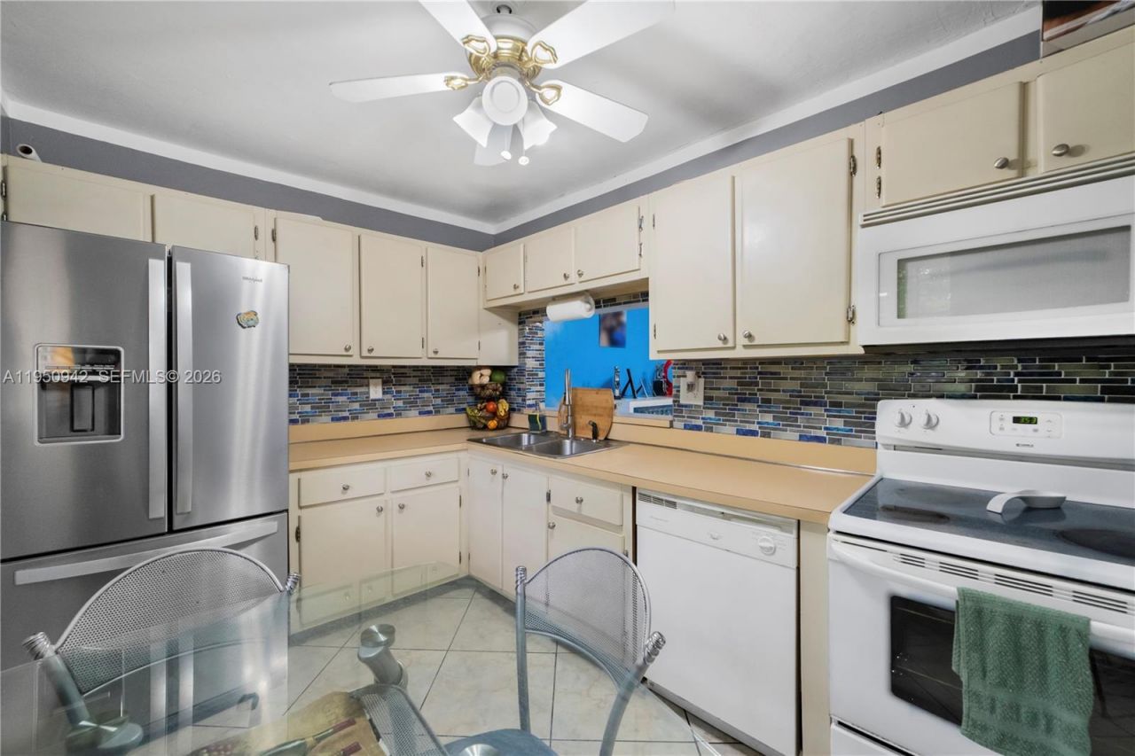 8415 SW 107th Ave, Unit 323W, Miami, FL 33173 Photo