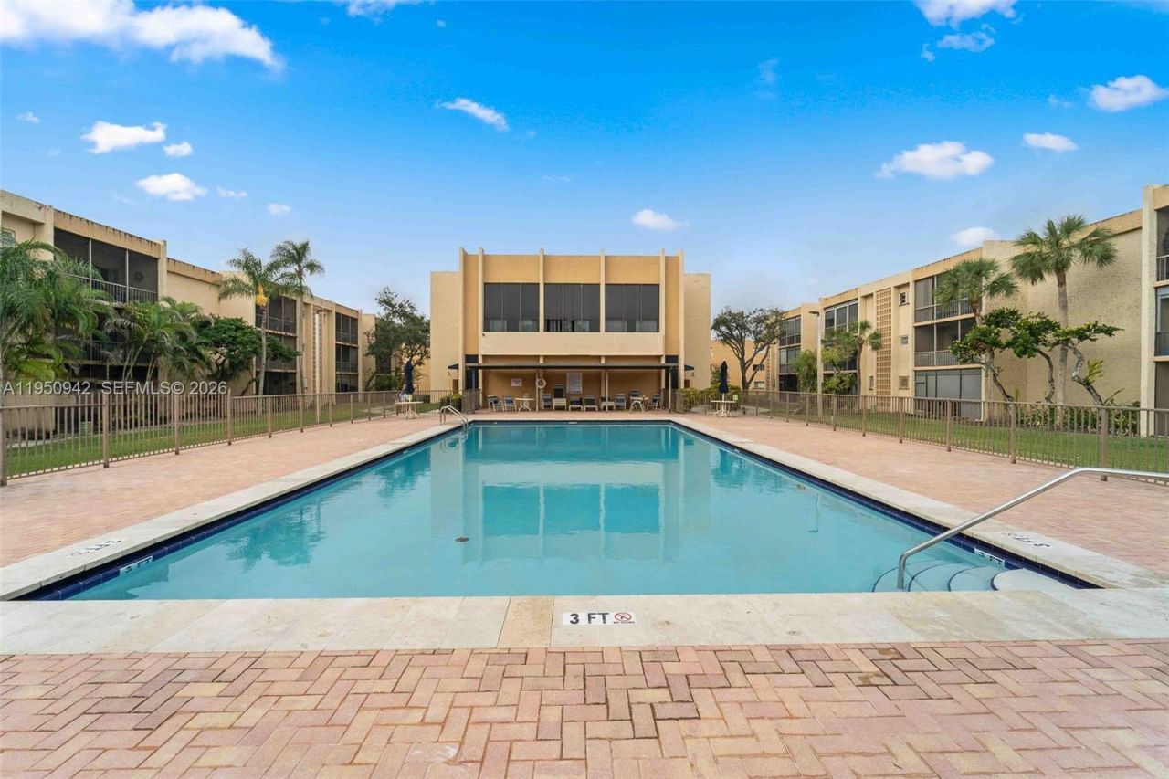 8415 SW 107th Ave, Unit 323W, Miami, FL 33173 Photo