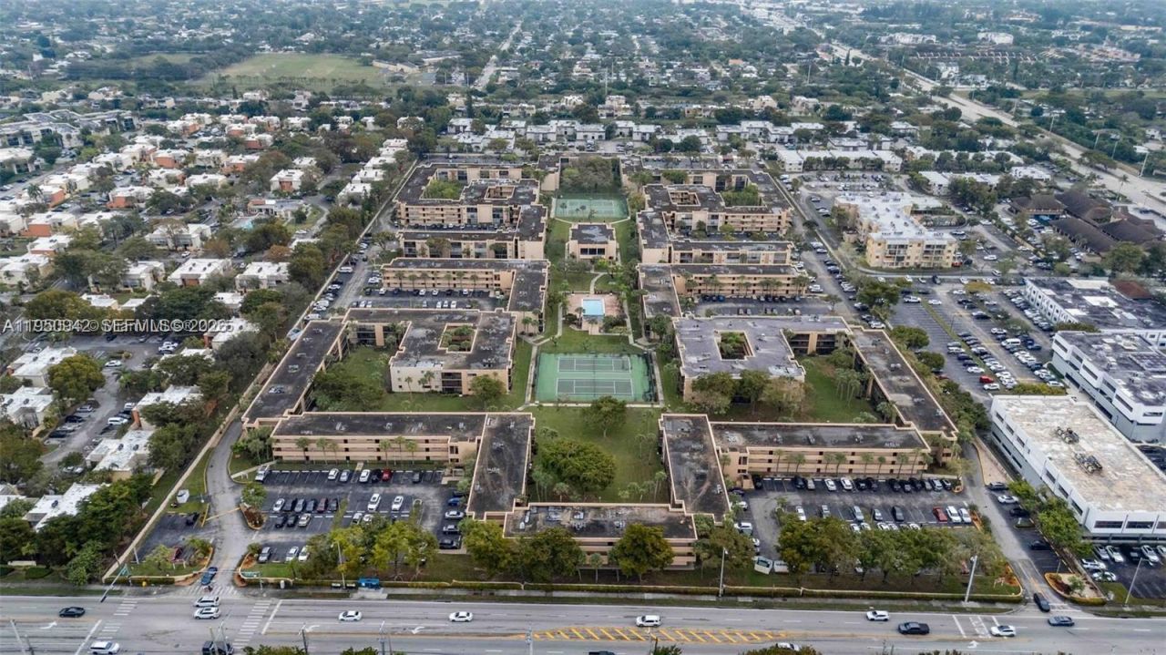 8415 SW 107th Ave, Unit 323W, Miami, FL 33173 Photo