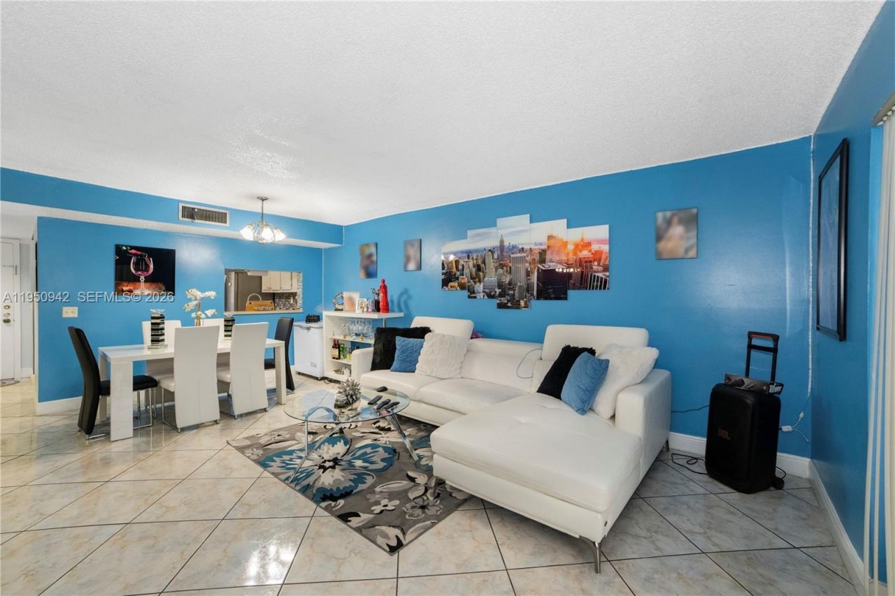 8415 SW 107th Ave , Unit 323W, Miami, FL 33173 Photo