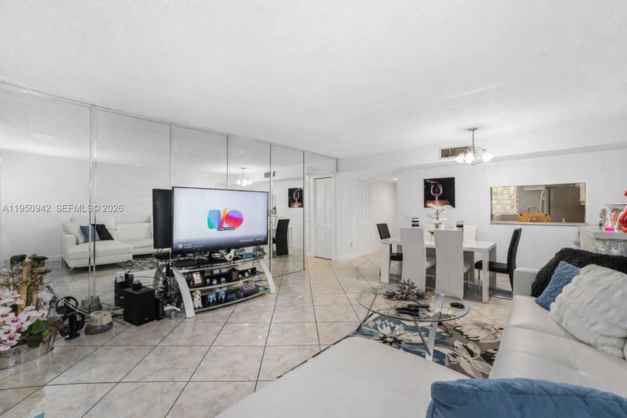 8415 SW 107th Ave, Unit 323W, Miami, FL 33173 Photo