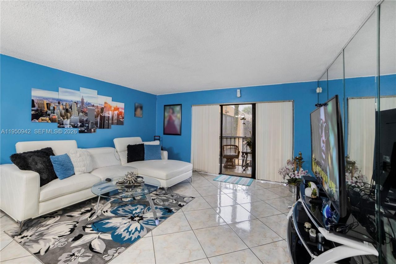8415 SW 107th Ave, Unit 323W, Miami, FL 33173 Photo
