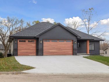 802 Dutton Drive, Ellendale, MN 56026