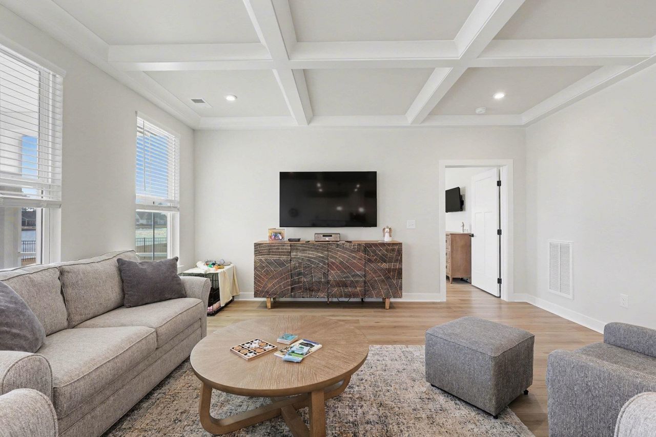 7047 Denim Loop Photo 14