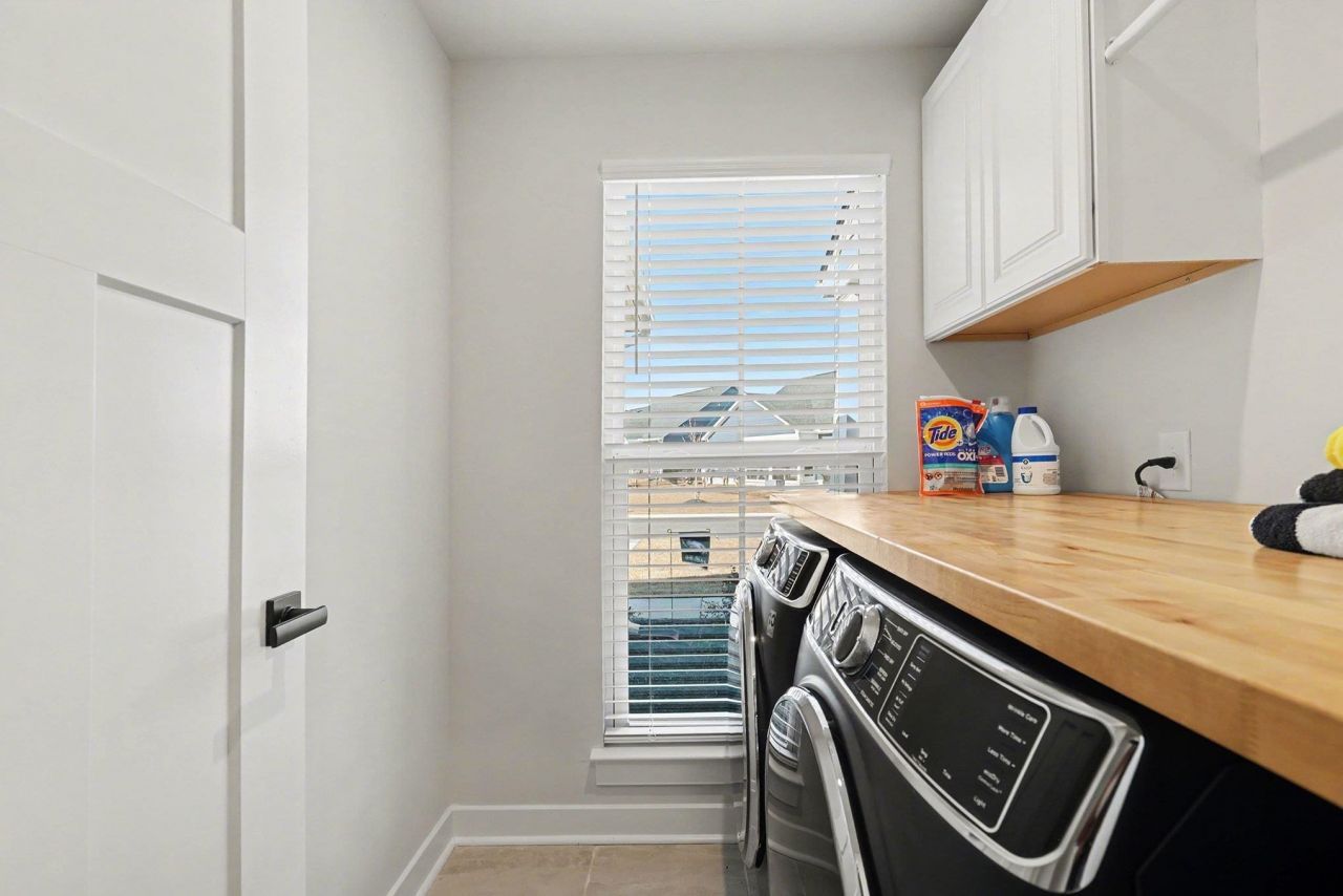 7047 Denim Loop Photo 18