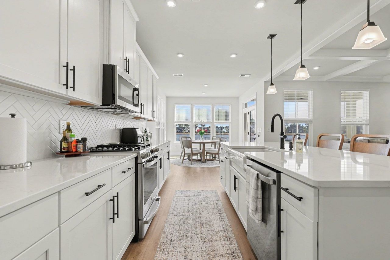 7047 Denim Loop Photo 19