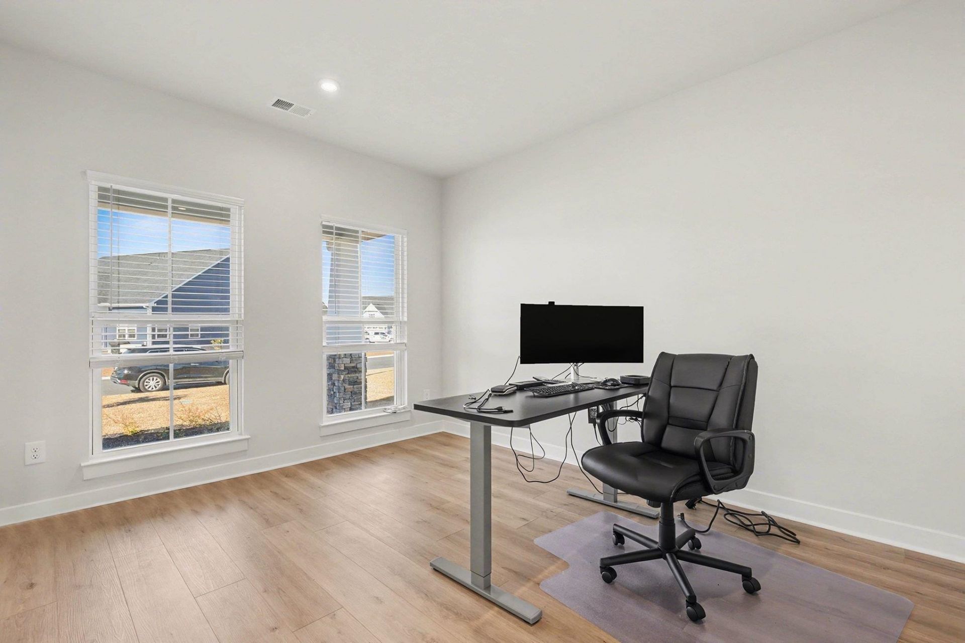 7047 Denim Loop Photo 24