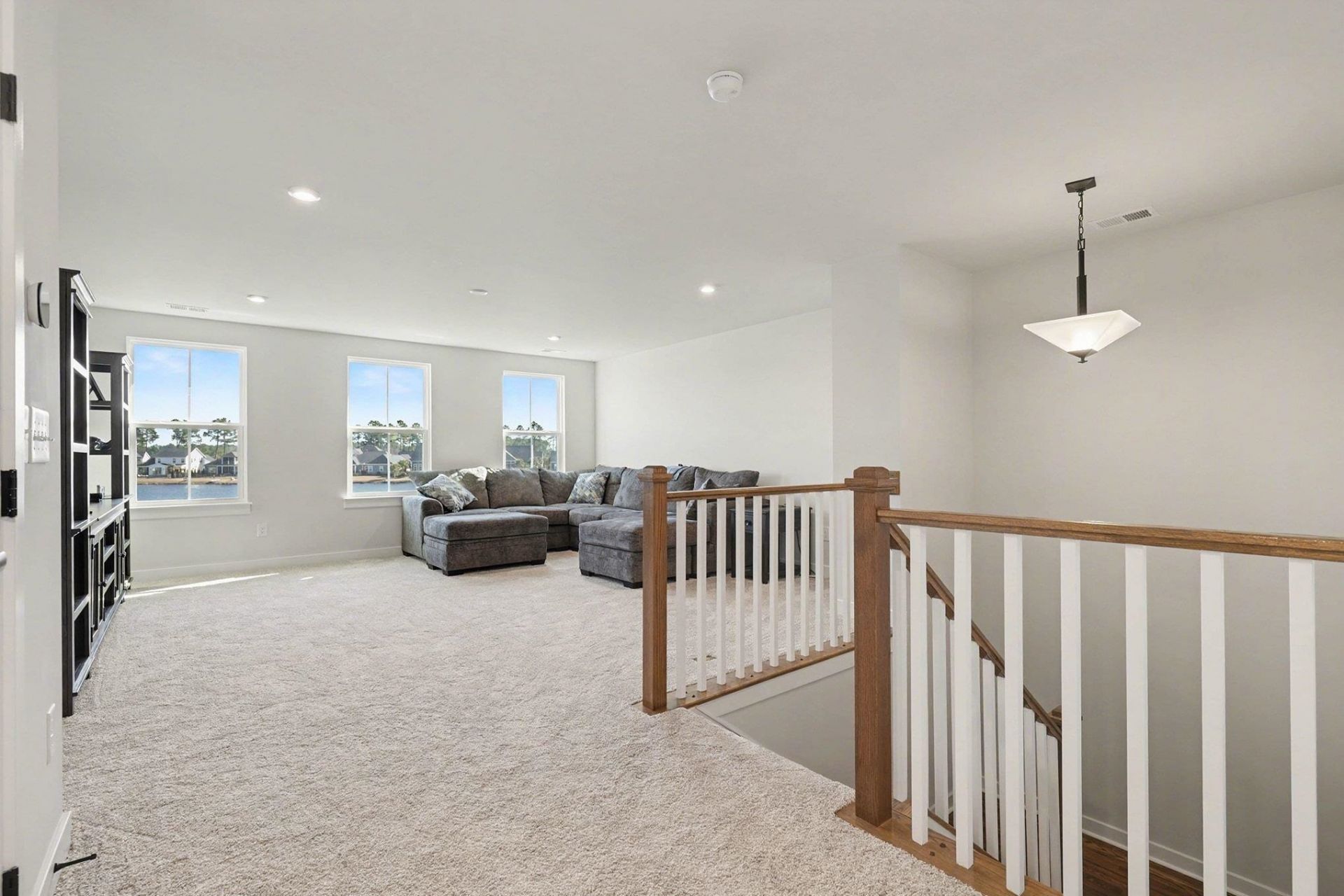 7047 Denim Loop Photo 27