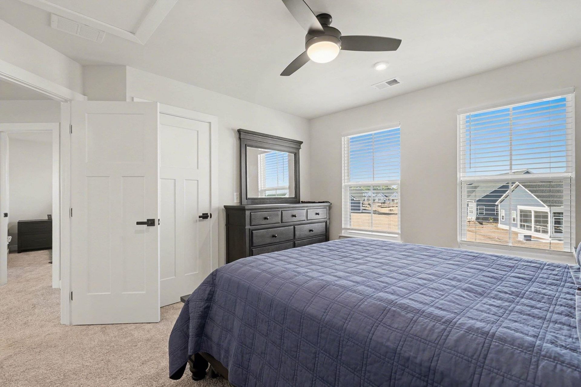 7047 Denim Loop Photo 38