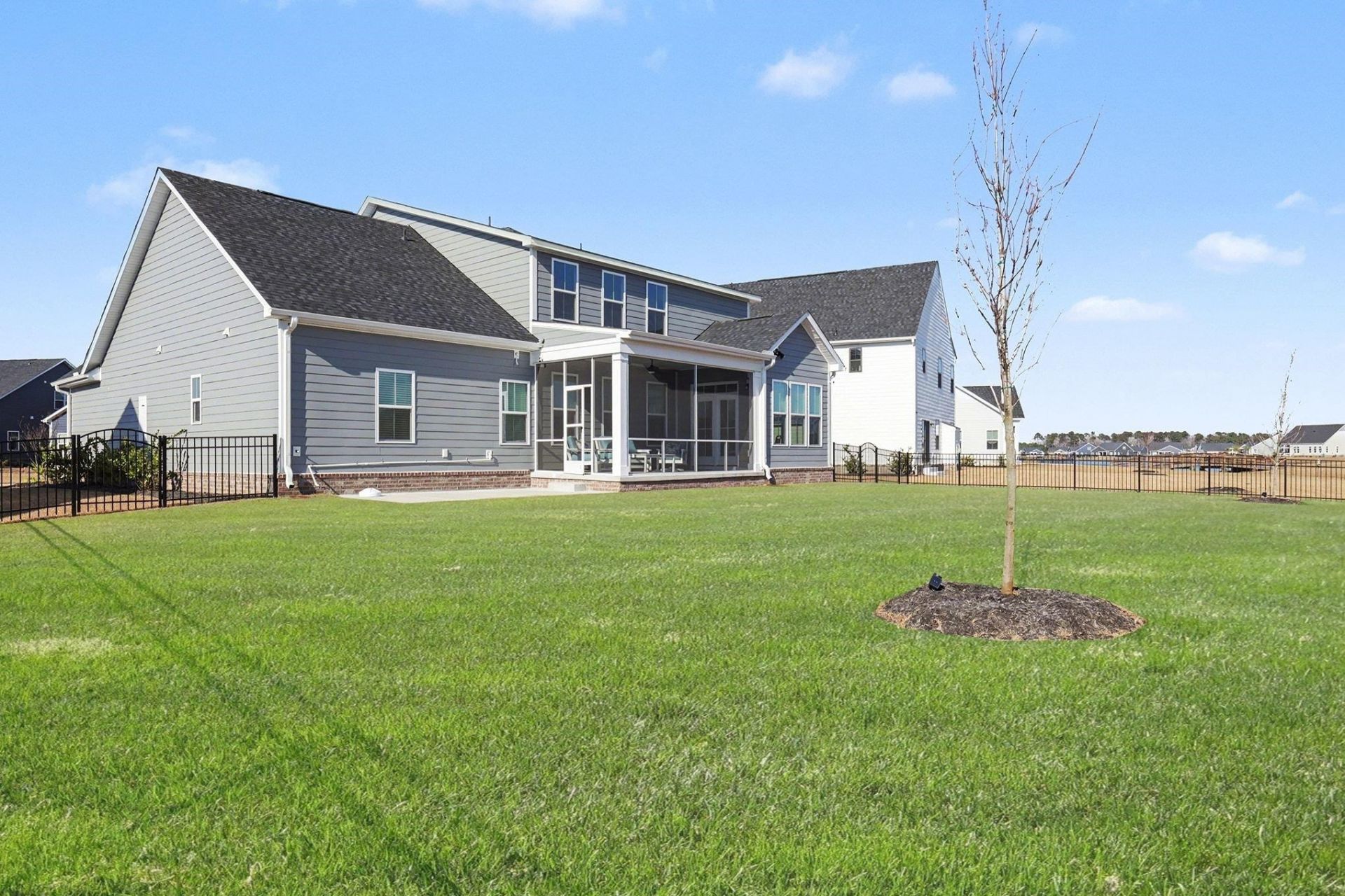 7047 Denim Loop Photo 4