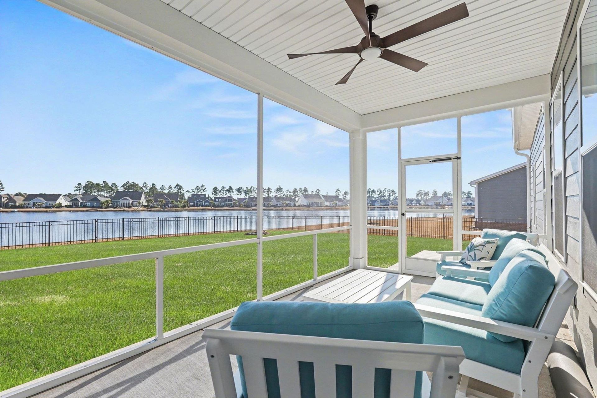 7047 Denim Loop Photo 43