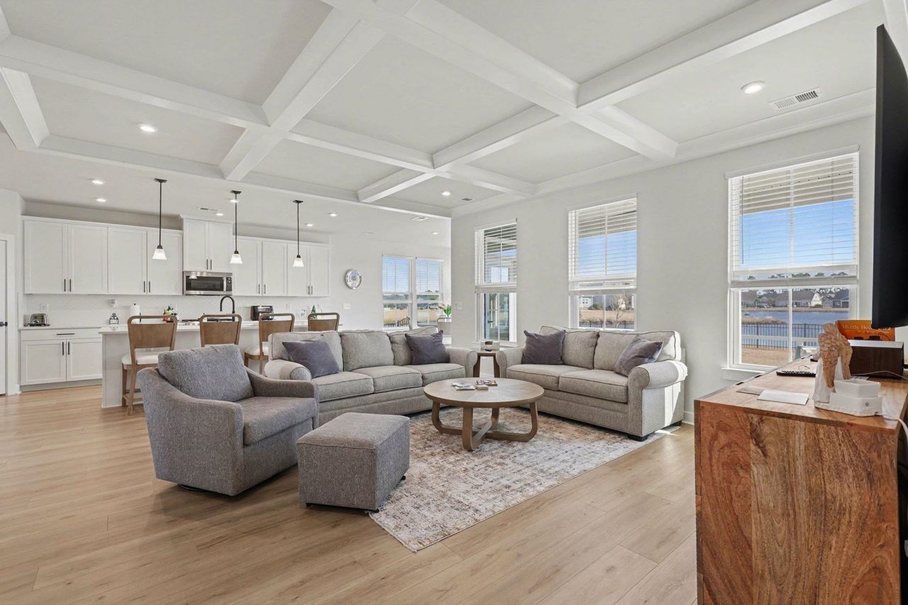 7047 Denim Loop Photo 9