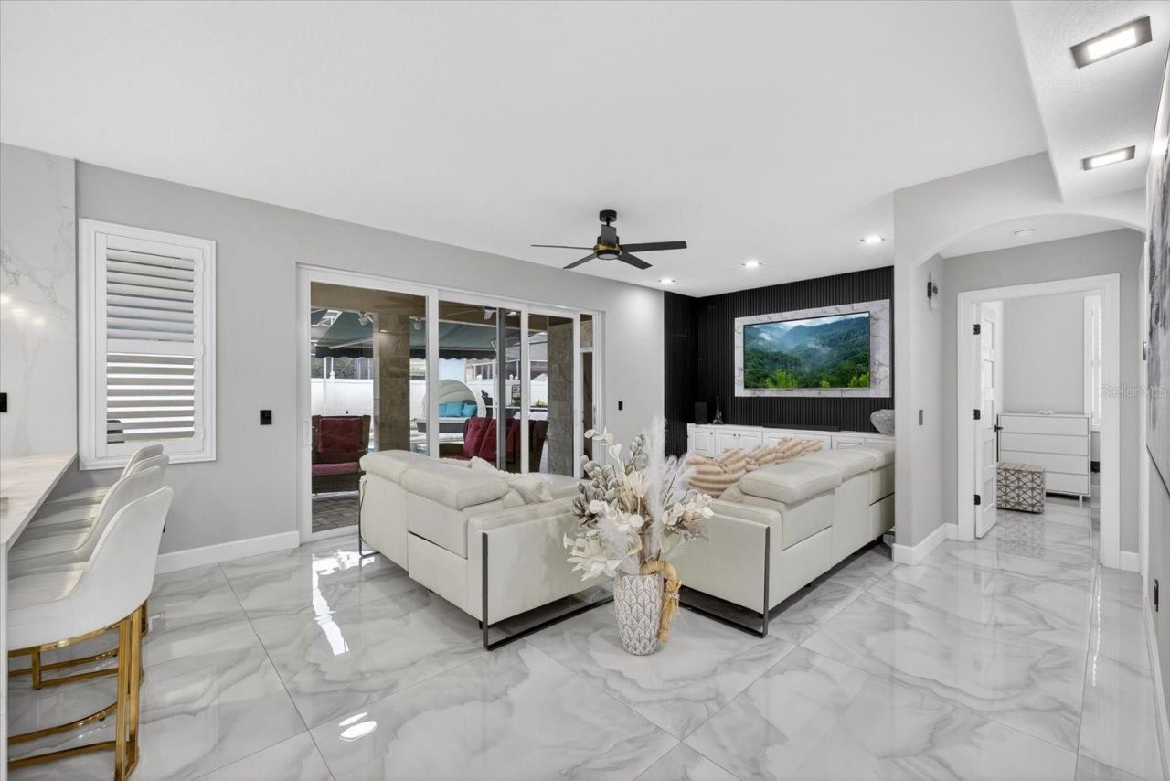 811 Sandcastle Circle, Brandon, FL 33511 Photo