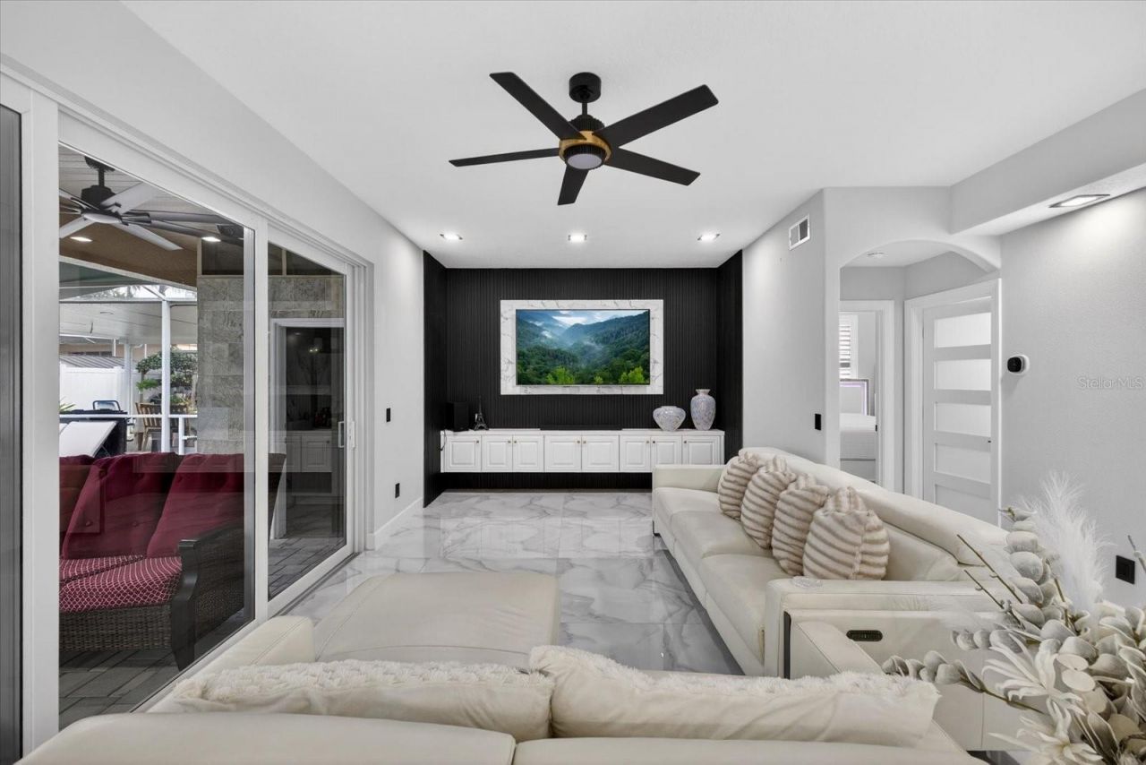 811 Sandcastle Circle, Brandon, FL 33511 Photo