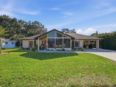 17 E LIVE OAK AVENUE, YALAHA, FL 34797