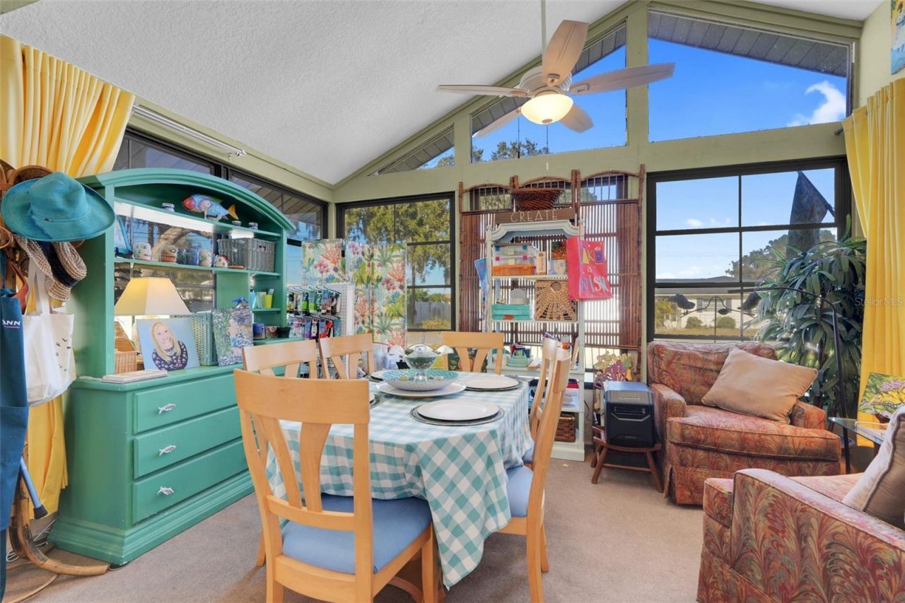 17 E Live Oak Avenue, Yalaha, FL 34797 Photo