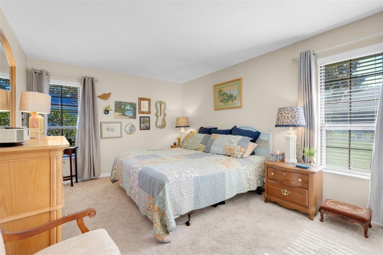 17 E Live Oak Avenue, Yalaha, FL 34797 Photo