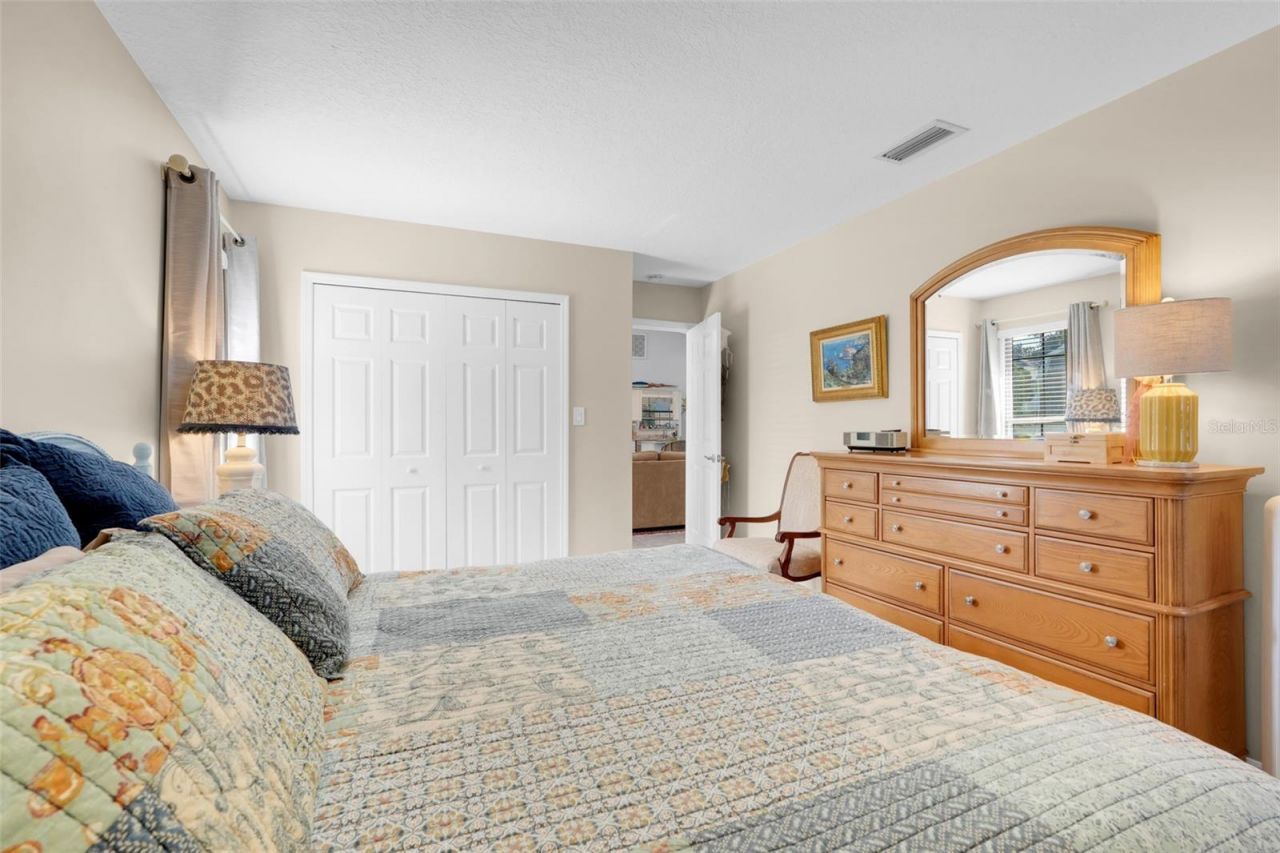 17 E Live Oak Avenue, Yalaha, FL 34797 Photo