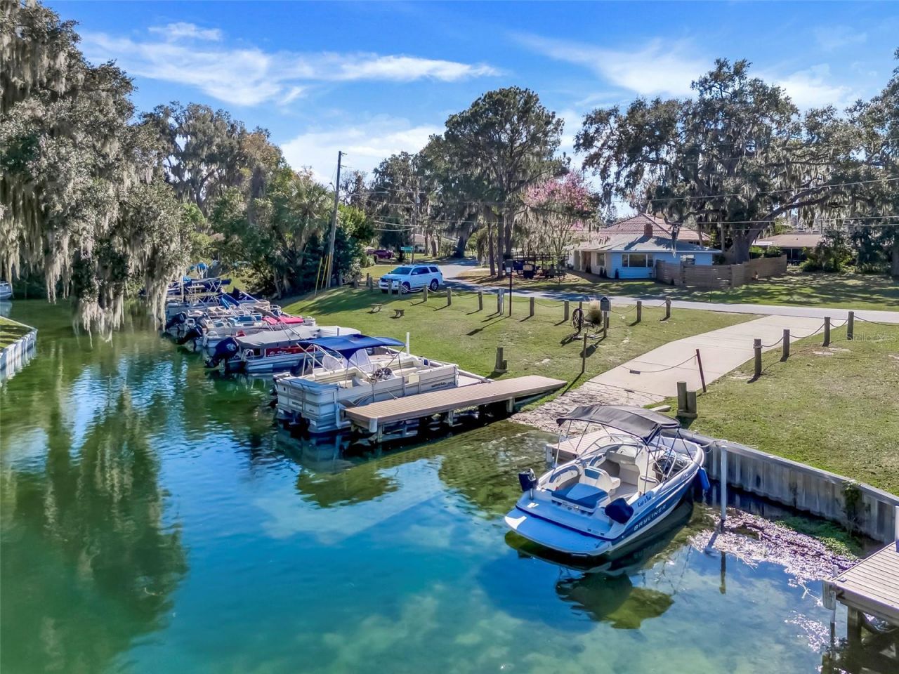 17 E Live Oak Avenue, Yalaha, FL 34797 Photo