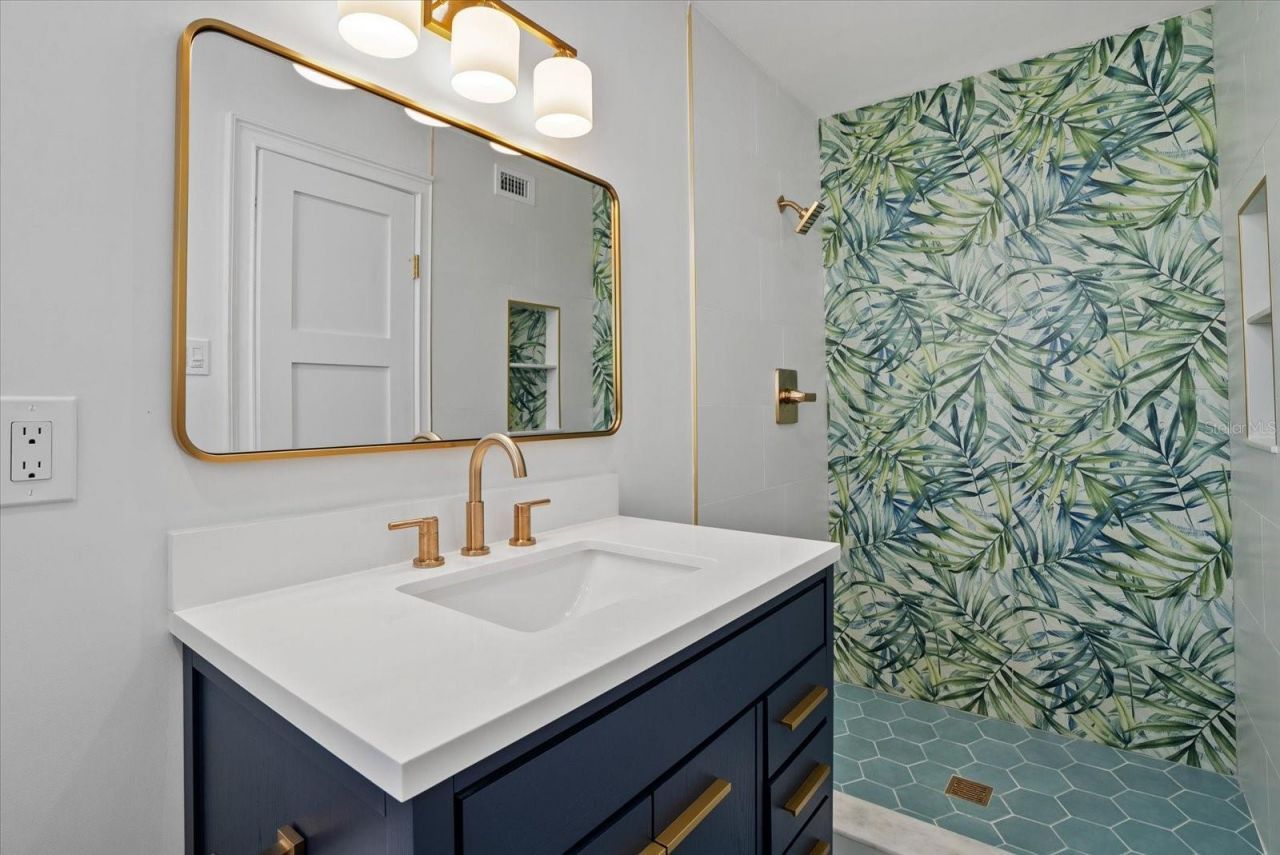 2104 Datura Street, Sarasota, FL 34239 Photo