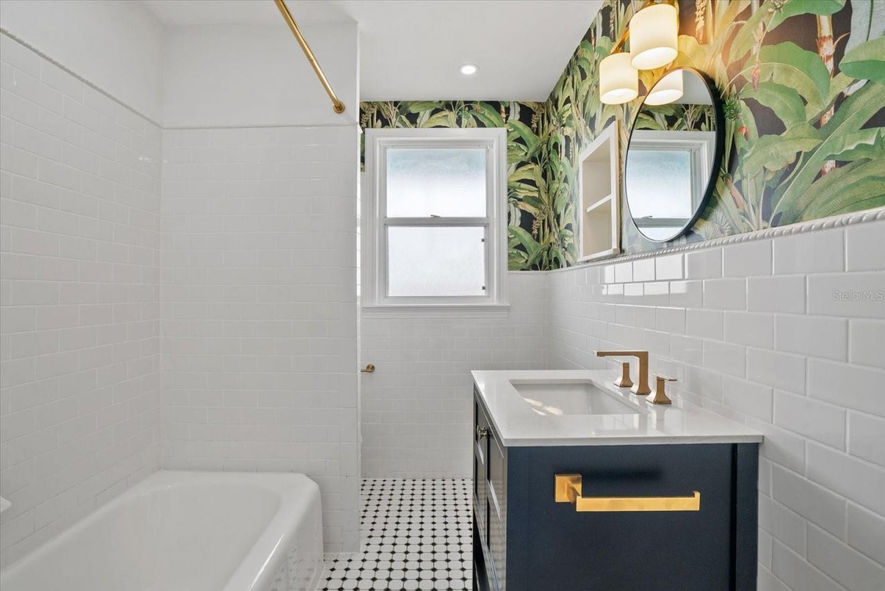 2104 Datura Street, Sarasota, FL 34239 Photo