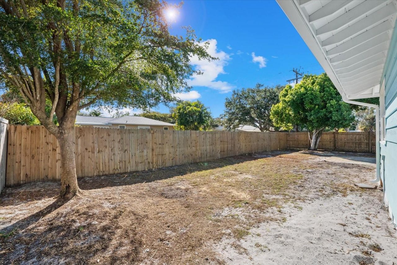 2104 Datura Street, Sarasota, FL 34239 Photo