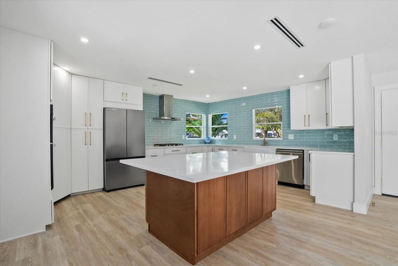 2104 Datura Street, Sarasota, FL 34239 Photo