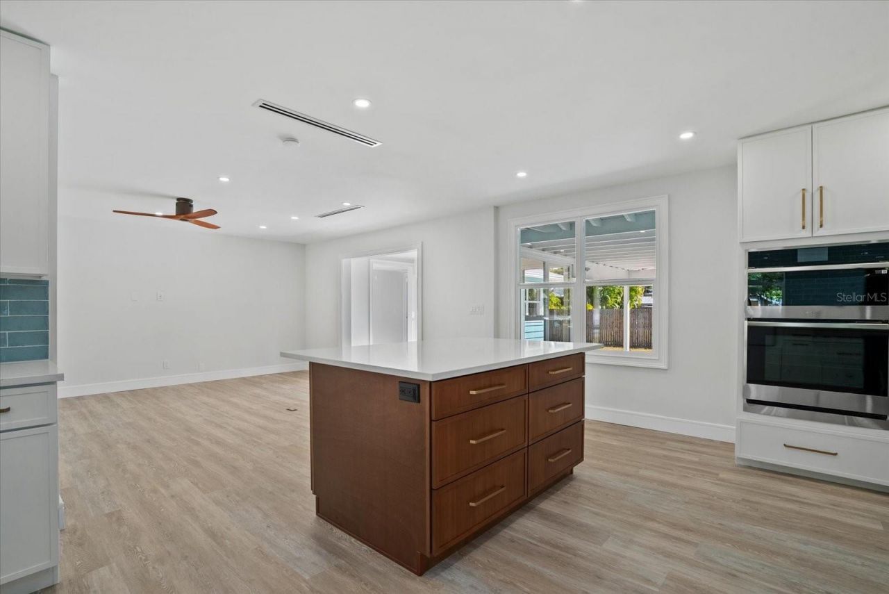 2104 Datura Street, Sarasota, FL 34239 Photo