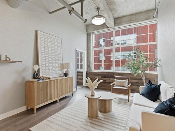 321 W 7th Street, Unit 402, Kansas City, MO 64105