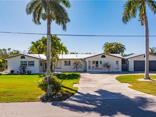 2579 Eighth AVE, ST. JAMES CITY, FL 33956